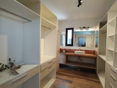 BARRIO CAÑITAS , HERMOSA CASA A ESTRENAR