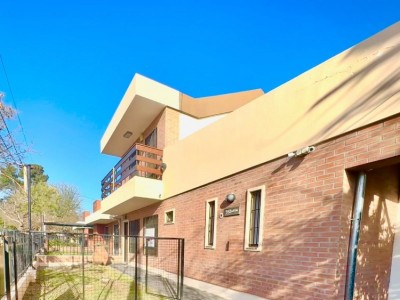 HERMOSA CASA CHALET A LA VENTA , 300 METROS COSTANERA