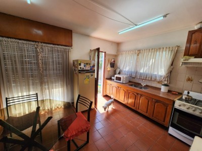 Venta - Oportunidad , 2 Hermosas Propiedades En Un Solo Terreno , 8 Cuadras Del Centro