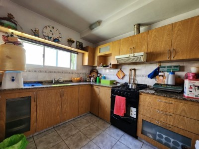 Venta - Oportunidad , 2 Hermosas Propiedades En Un Solo Terreno , 8 Cuadras Del Centro